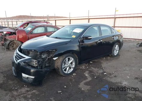 2014 Nissan Altima 2.5 z USA, uszkodzony, nr VIN 1N4AL3AP3EN337383